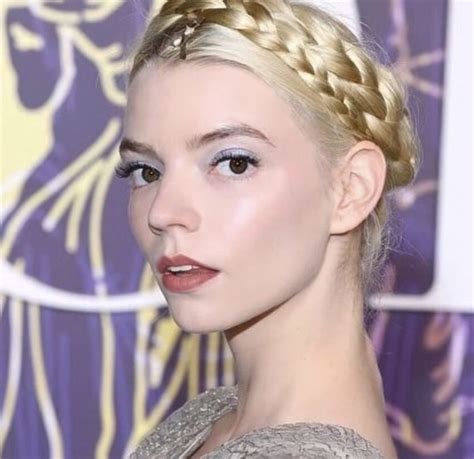 anya taylor joy makeup.